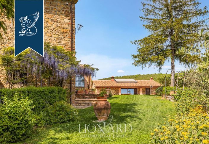 Image No.14-8 Bed Farmhouse for sale