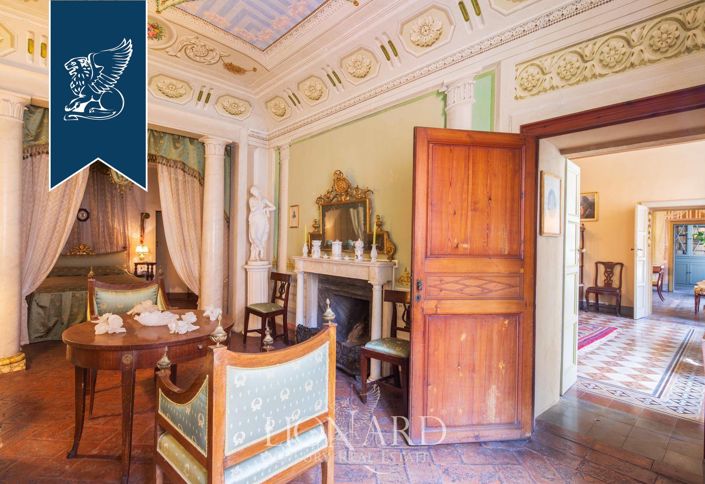 Image No.8-8 Bed Property for sale