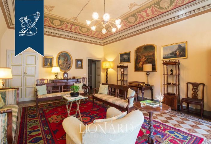 Image No.6-8 Bed Property for sale