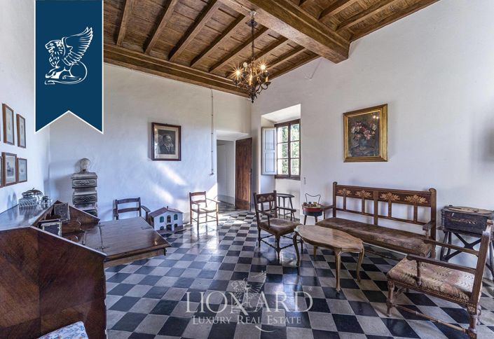 Image No.20-7 Bed Villa for sale