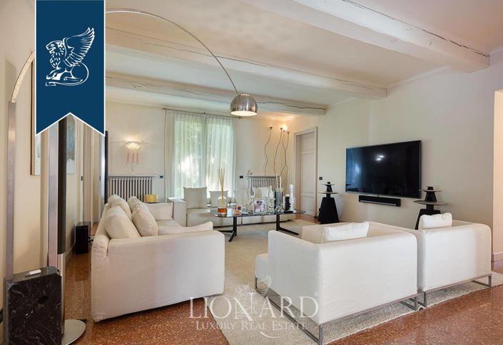 Image No.12-7 Bed Villa for sale