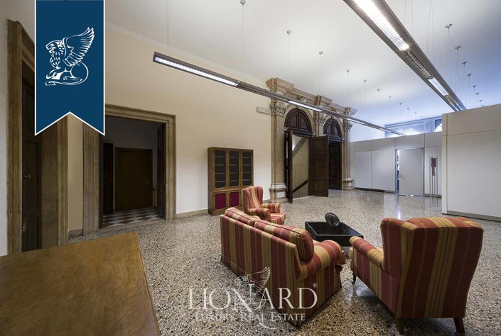 Image No.30-25 Bed Property for sale