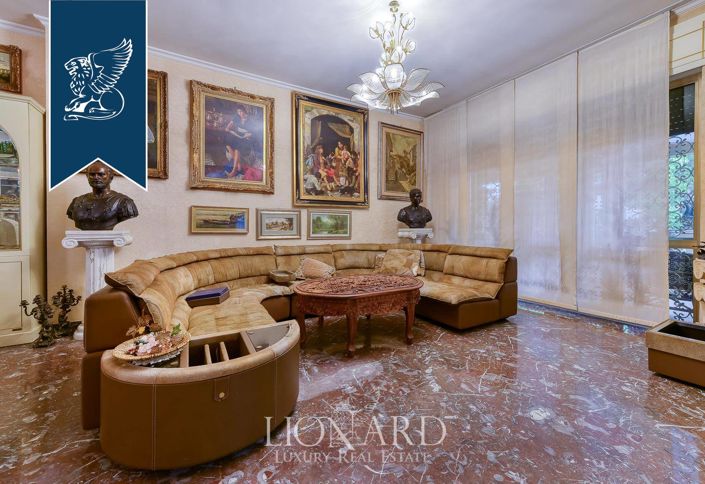 Image No.16-21 Bed Villa for sale