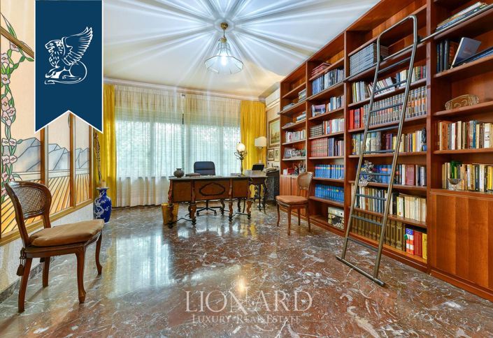 Image No.19-21 Bed Villa for sale