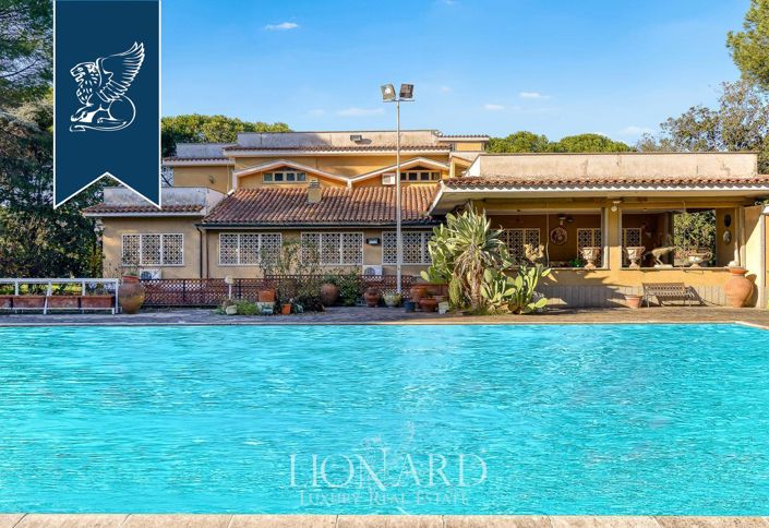 Image No.3-21 Bed Villa for sale