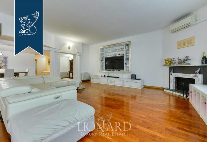 Image No.9-21 Bed Villa for sale