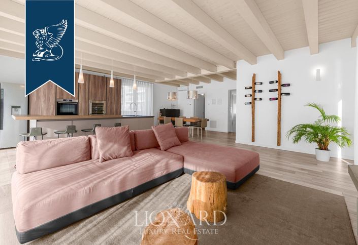 Image No.10-3 Bed Apartment for sale