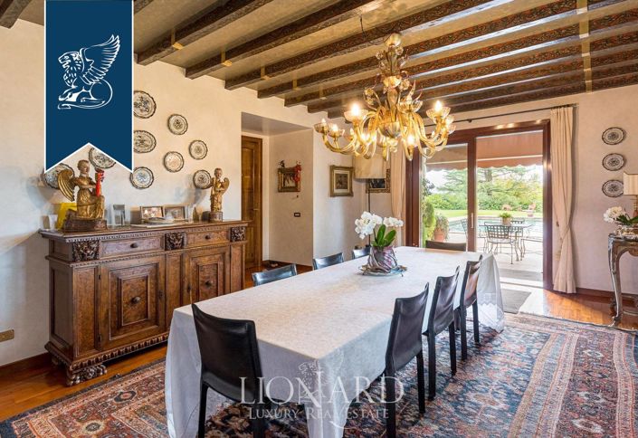 Image No.12-4 Bed Villa for sale