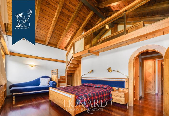 Image No.13-10 Bed Villa for sale