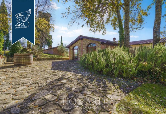 Image No.10-17 Bed Farmhouse for sale