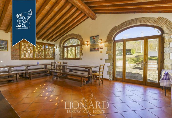 Image No.17-17 Bed Farmhouse for sale