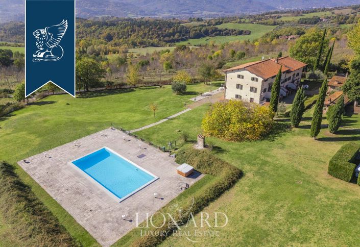 Image No.3-17 Bed Farmhouse for sale