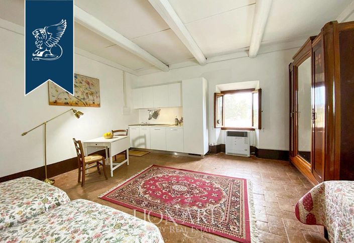 Image No.13-Ferme de 12 chambres à vendre à Florence