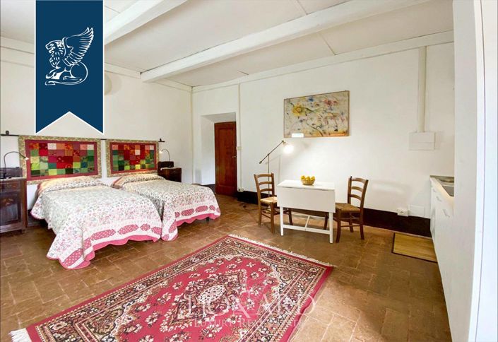 Image No.14-Ferme de 12 chambres à vendre à Florence