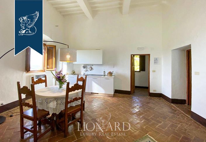 Image No.16-Ferme de 12 chambres à vendre à Florence