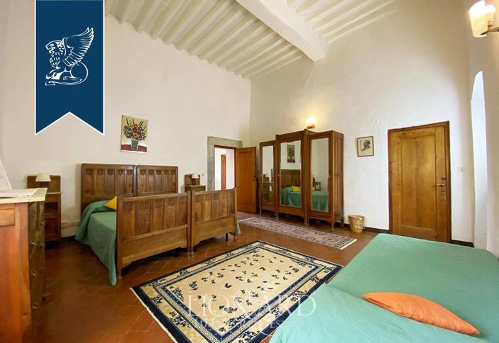 Image No.19-Ferme de 12 chambres à vendre à Florence