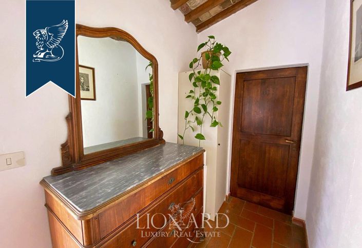 Image No.8-Ferme de 12 chambres à vendre à Florence