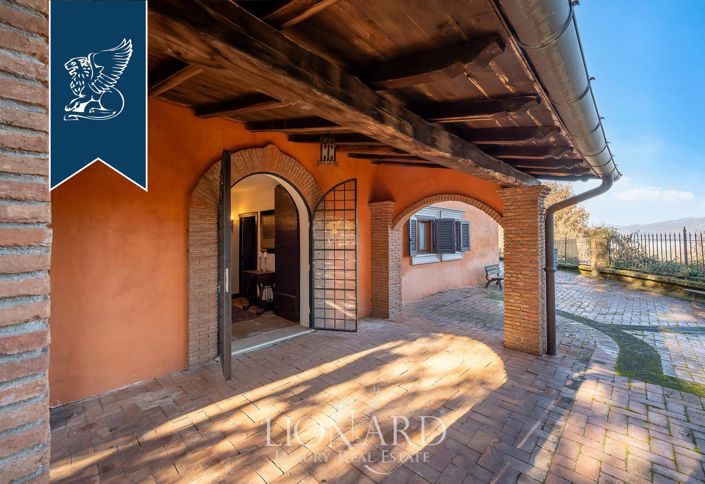 Image No.9-15 Bed Villa for sale