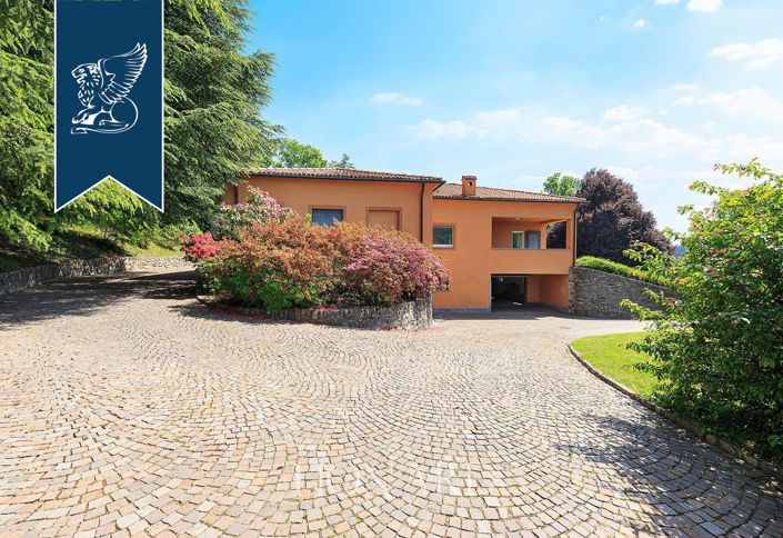 Image No.11-7 Bed Villa for sale