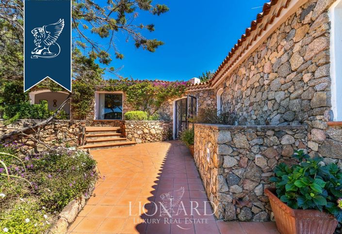 Image No.15-7 Bed Villa for sale