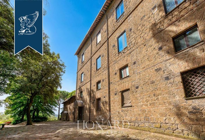 Image No.11-21 Bed Villa for sale