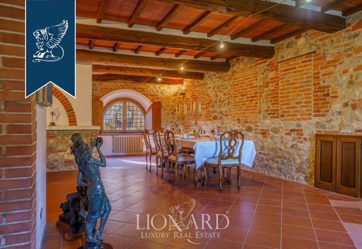 Image No.33-11 Bed Villa for sale