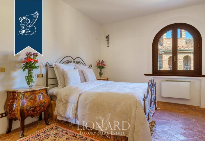 Image No.42-11 Bed Villa for sale