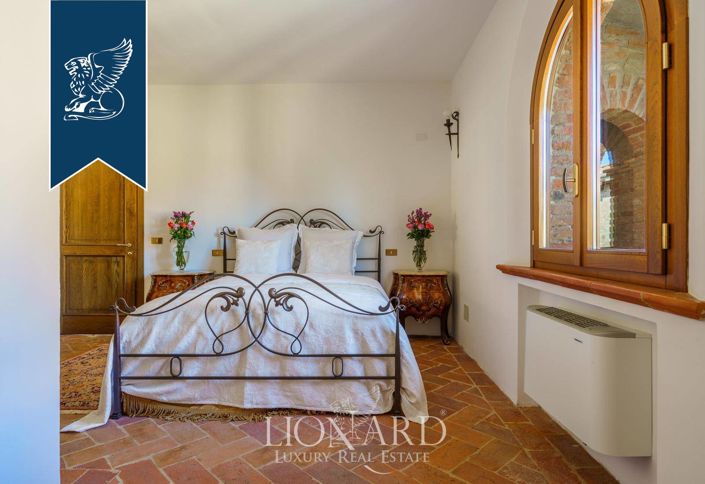 Image No.43-11 Bed Villa for sale