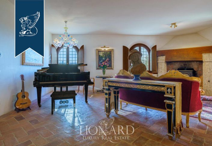 Image No.49-11 Bed Villa for sale