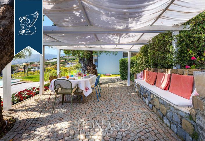 Image No.10-6 Bed Villa for sale