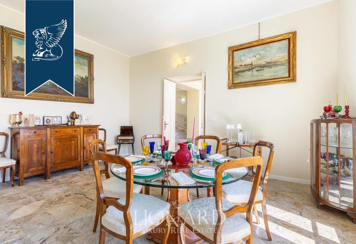 Image No.19-6 Bed Villa for sale