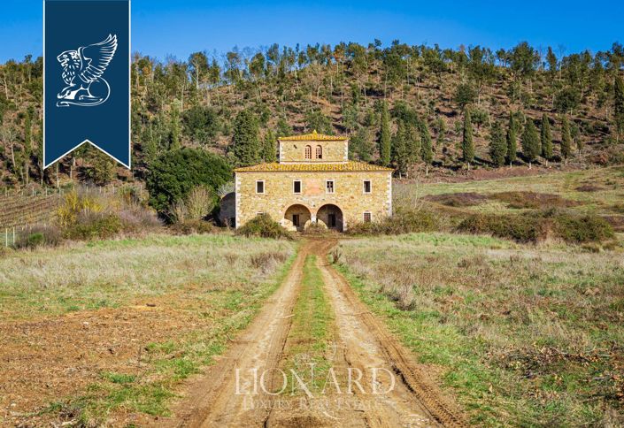 Image No.21-100 Bed Farmhouse for sale