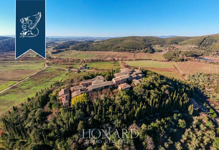 Image No.3-100 Bed Farmhouse for sale