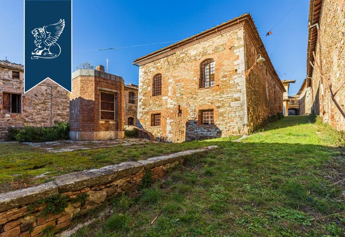 Image No.30-100 Bed Farmhouse for sale