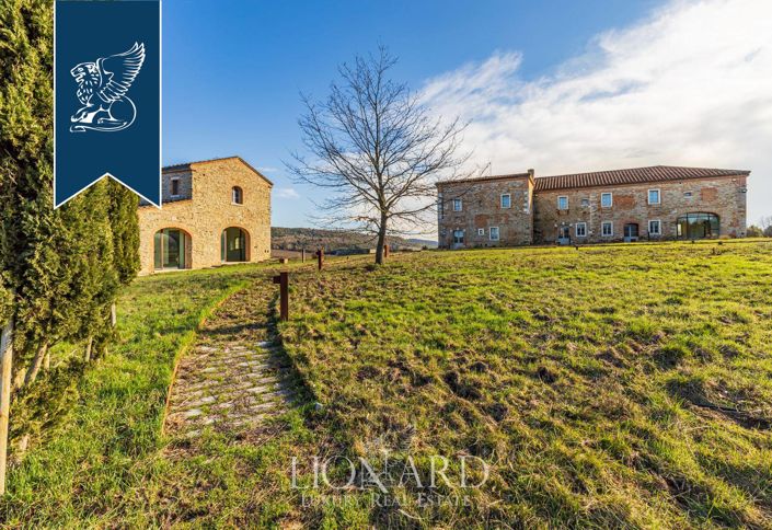 Image No.41-100 Bed Farmhouse for sale