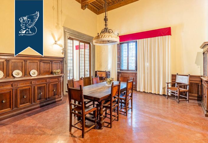 Image No.53-100 Bed Farmhouse for sale
