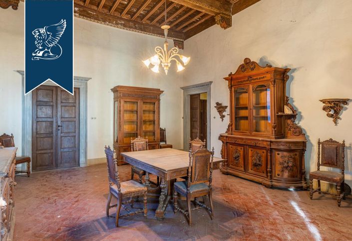 Image No.57-100 Bed Farmhouse for sale