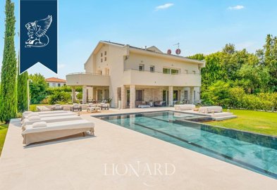 1 - Lucca, Villa