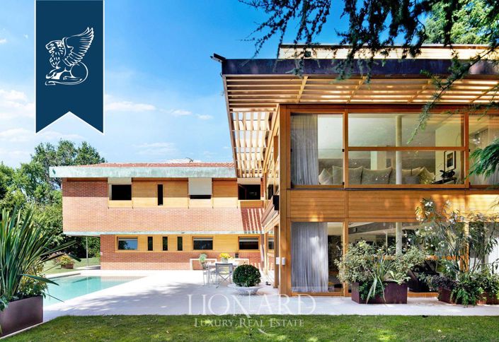 Image No.5-5 Bed Villa for sale
