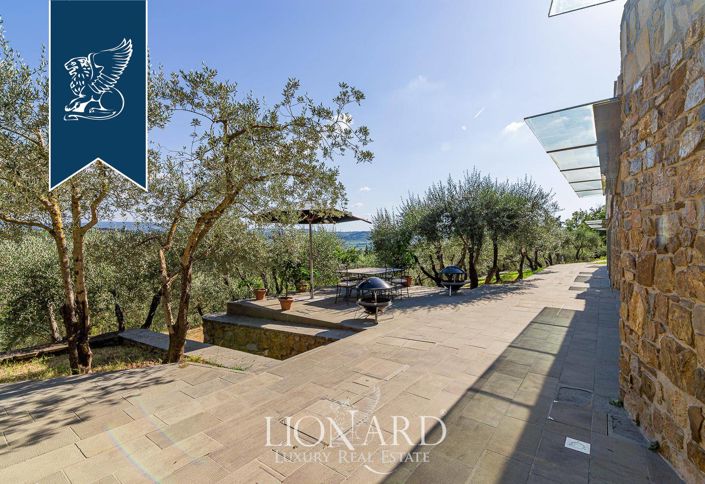 Image No.32-15 Bed Villa for sale