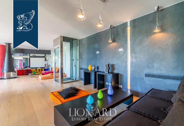 Image No.55-15 Bed Villa for sale