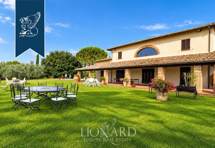 Image No.12-8 Bed Villa for sale