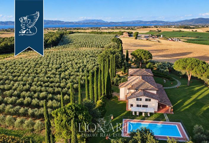 Image No.3-8 Bed Villa for sale