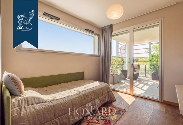 Image No.20-3 Bed Apartment for sale