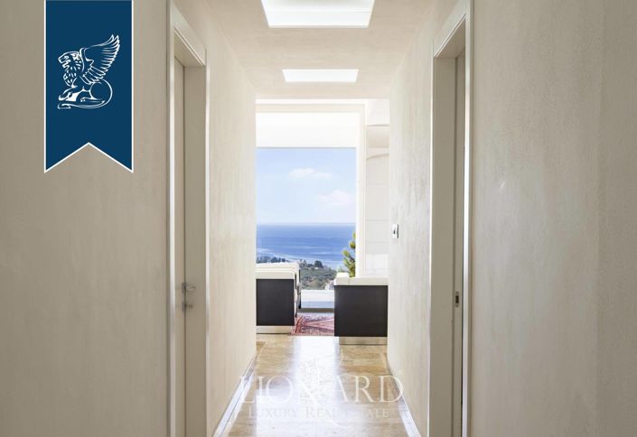 Image No.23-8 Bed Villa for sale