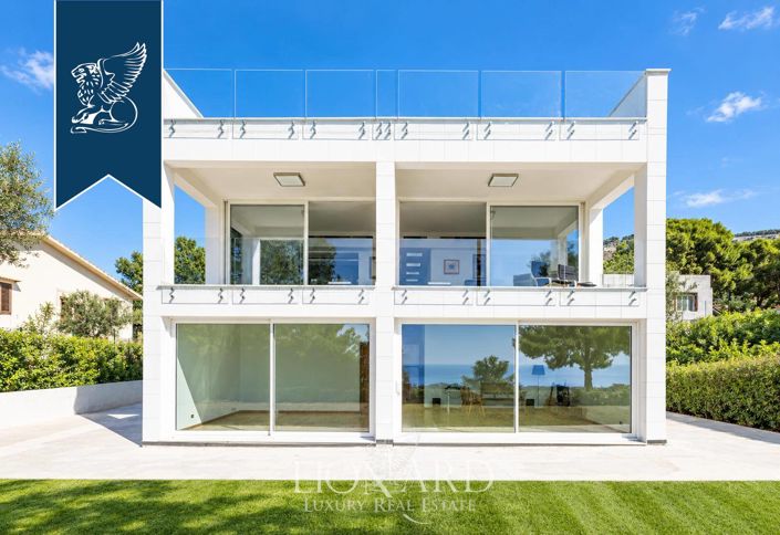Image No.6-8 Bed Villa for sale
