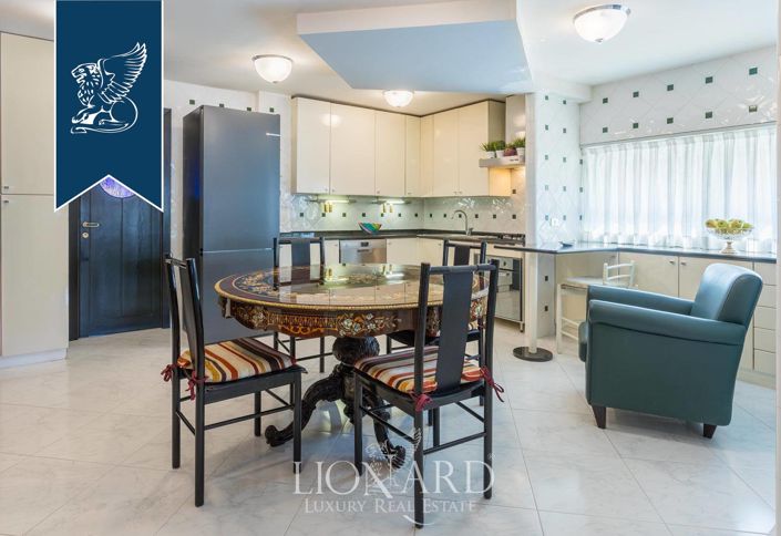 Image No.12-6 Bed Apartment for sale