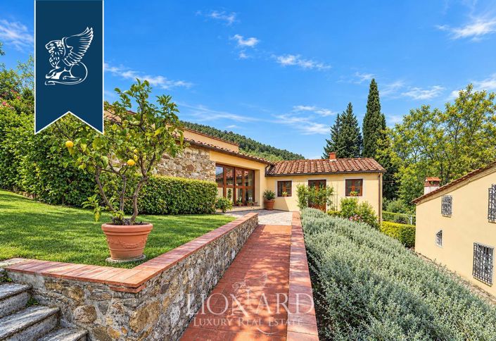 Image No.9-8 Bed Villa for sale