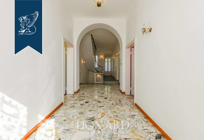 Image No.9-7 Bed Villa for sale