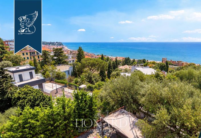 Image No.2-4 Bed Villa for sale